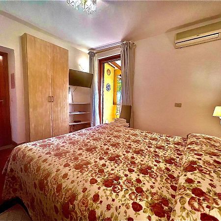 Bed and Breakfast La Chicca Di Francesca Санта-Тереза-Галлура Экстерьер фото