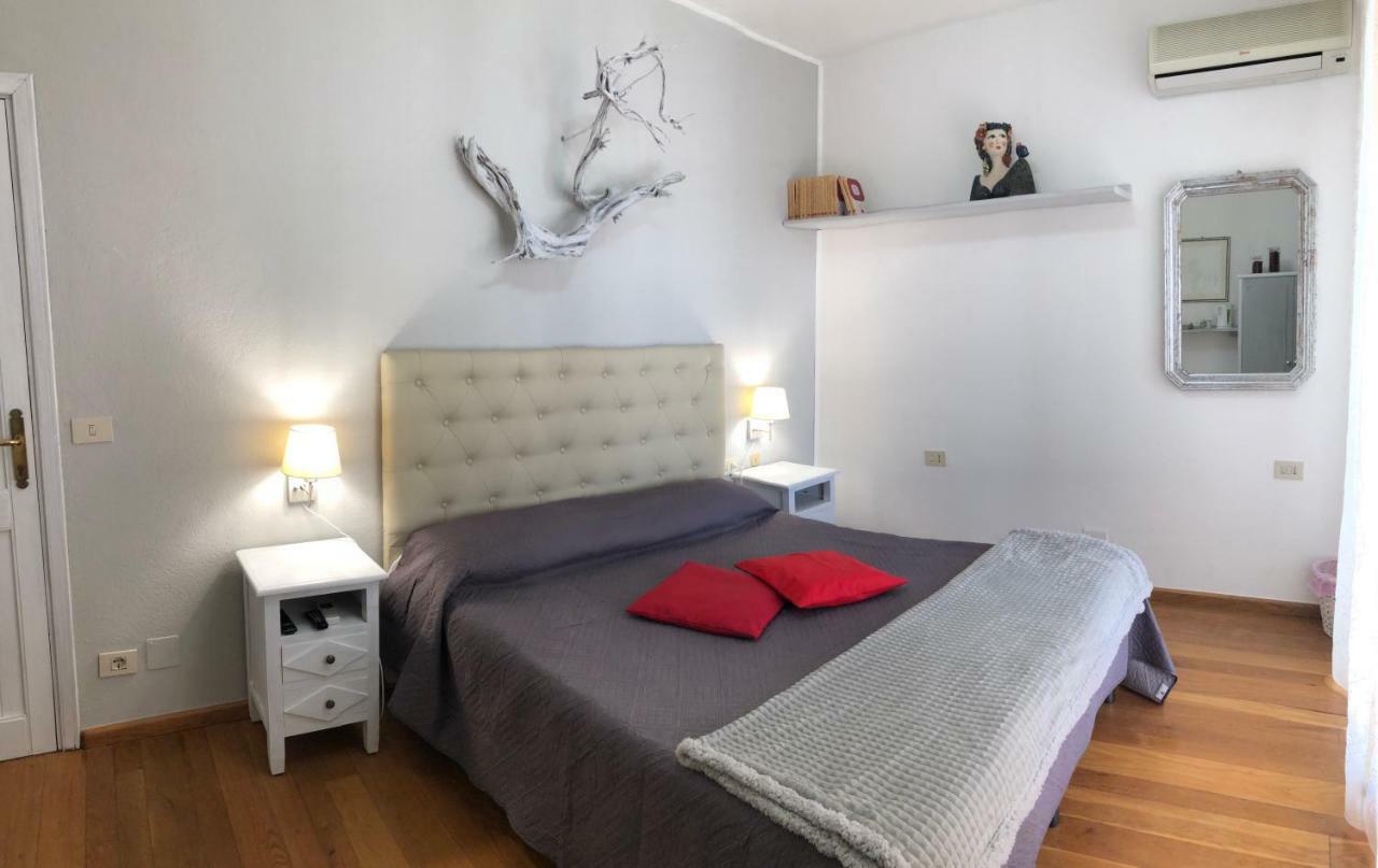 Bed and Breakfast La Chicca Di Francesca Санта-Тереза-Галлура Экстерьер фото